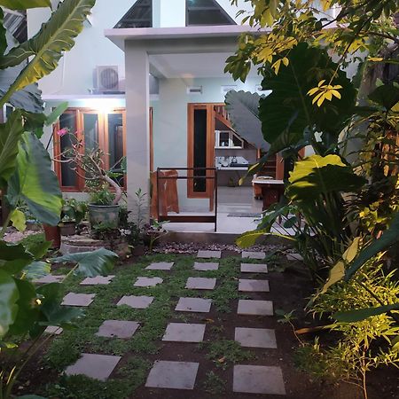 Mutiara Homestay Syariah Jogjacarta Exterior foto